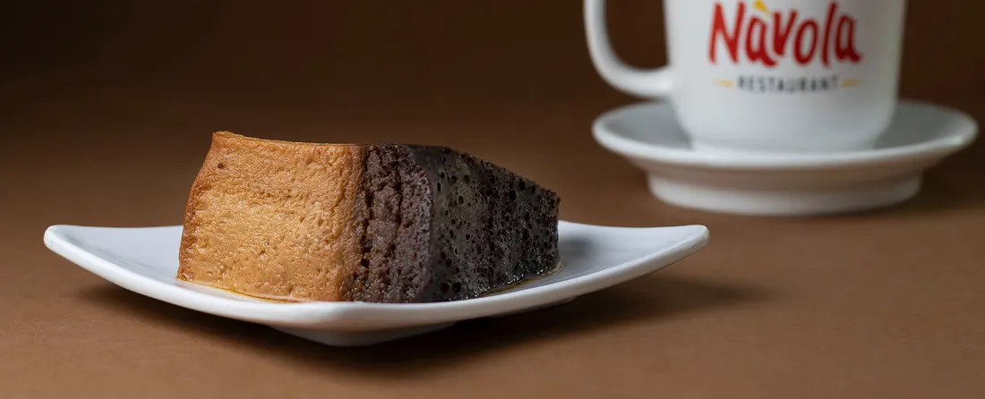 Chocoflán servido en Nàvola Cafetería