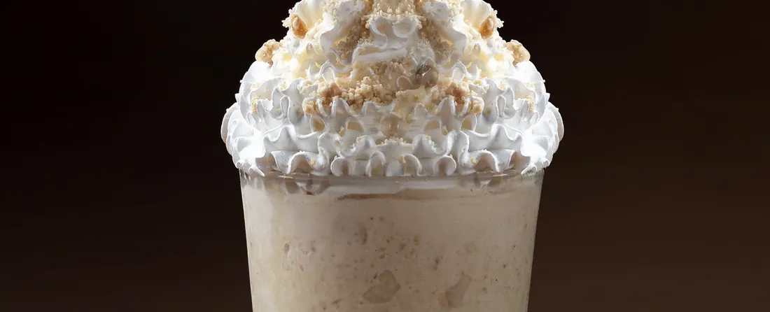 Frappé de mazapán servido en Nàvola Cafetería